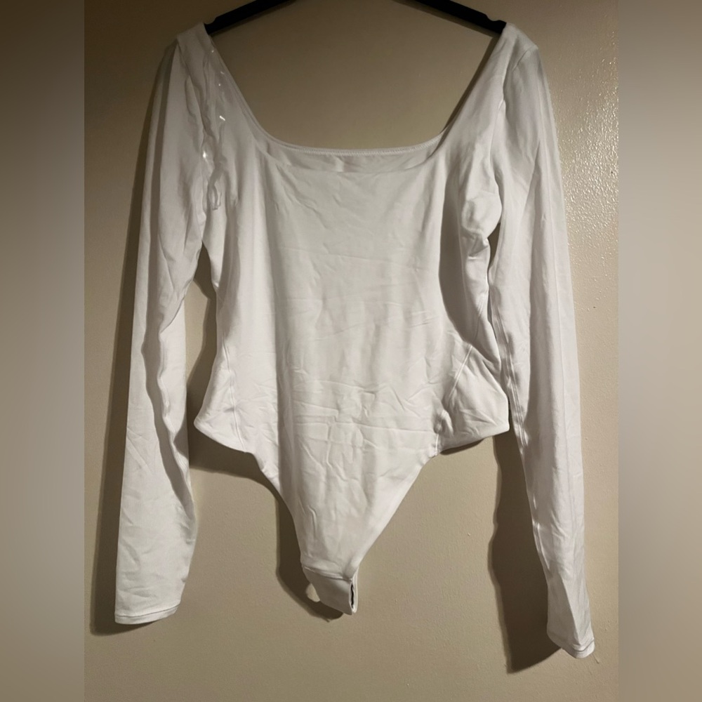 NWT Size M lululemon Nulu Square-Neck Long-Sleeve Bodysuit WHT